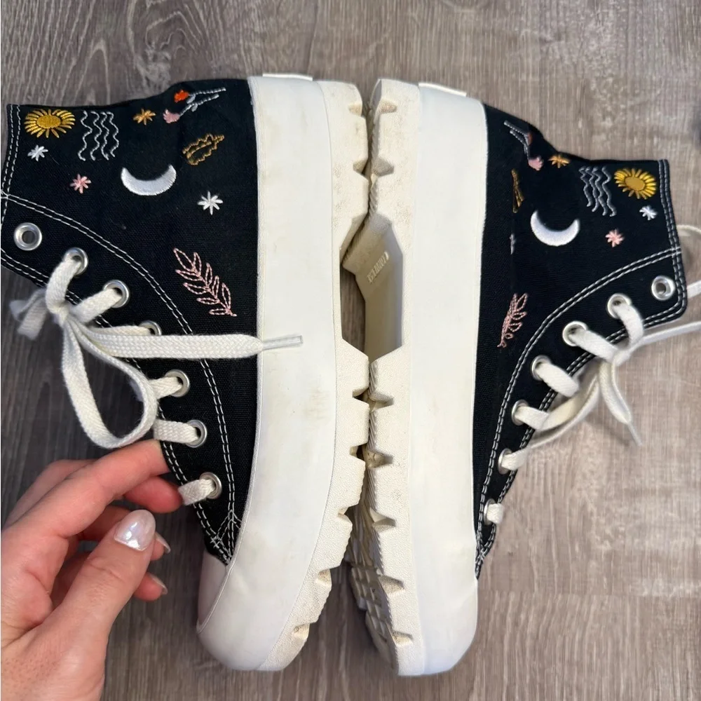 Converse 'It's Okay To Wander” Embroidered Lugged High Platform Shoes Size 7.5